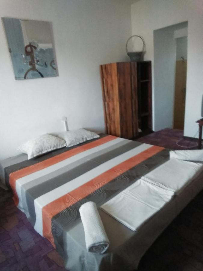Guest House Viola Ezerets Extérieur photo