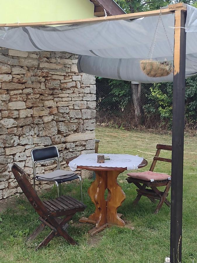 Guest House Viola Ezerets Extérieur photo