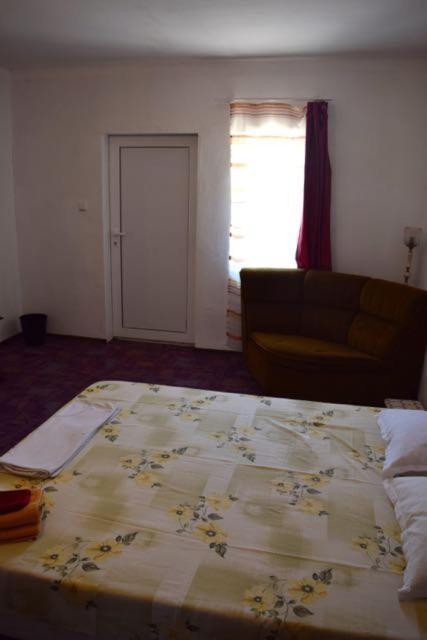 Guest House Viola Ezerets Extérieur photo